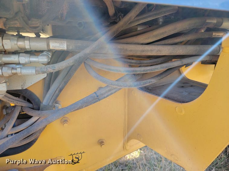 image for item JE9176 2011 John Deere 672G  motor grader