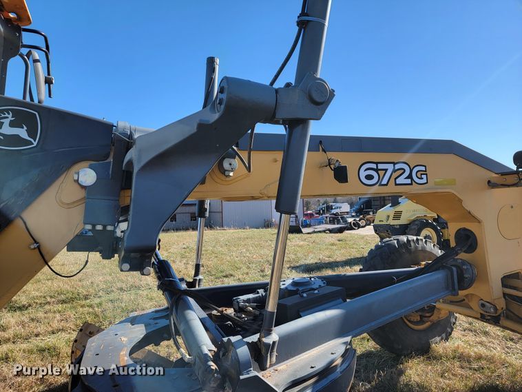 image for item JE9176 2011 John Deere 672G  motor grader