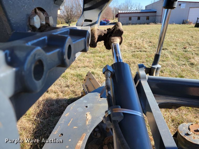 image for item JE9176 2011 John Deere 672G  motor grader