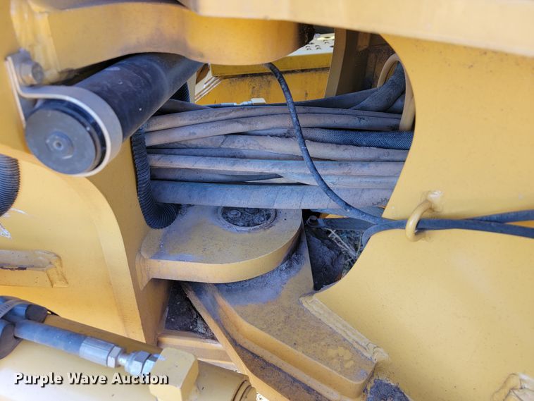 image for item JE9176 2011 John Deere 672G  motor grader