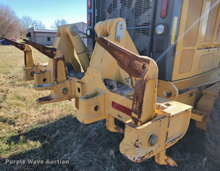 image for item JE9176 2011 John Deere 672G  motor grader