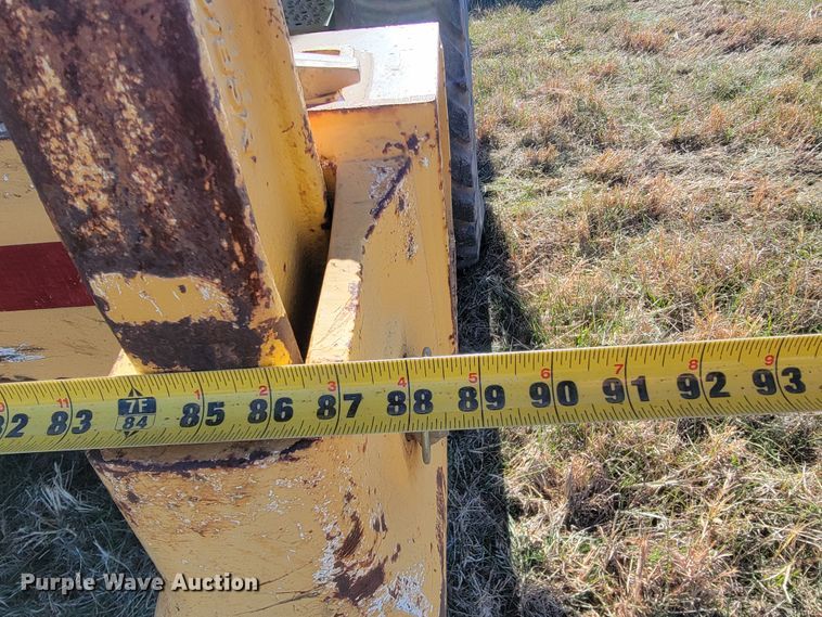 image for item JE9176 2011 John Deere 672G  motor grader