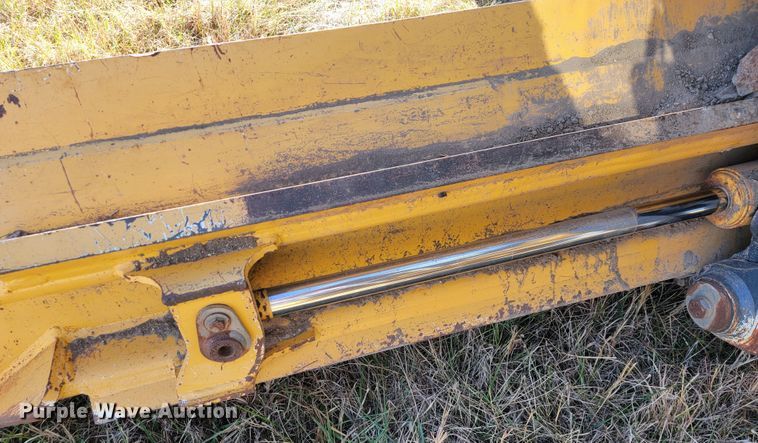 image for item JE9176 2011 John Deere 672G  motor grader