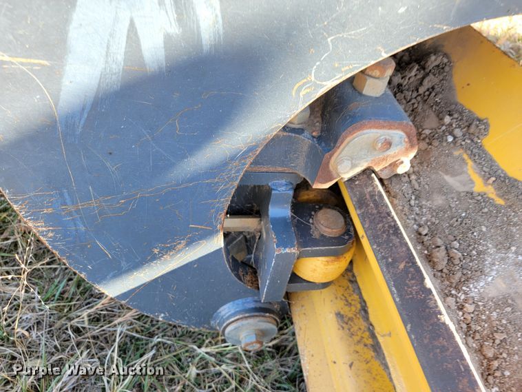 image for item JE9176 2011 John Deere 672G  motor grader