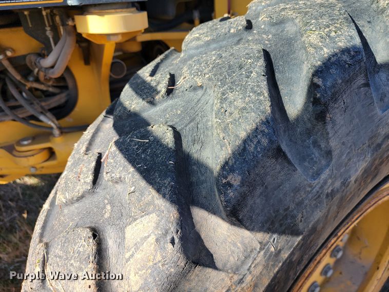 image for item JE9176 2011 John Deere 672G  motor grader