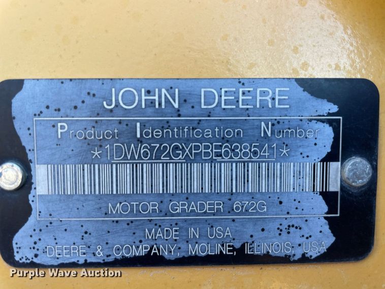 image for item JE9176 2011 John Deere 672G  motor grader
