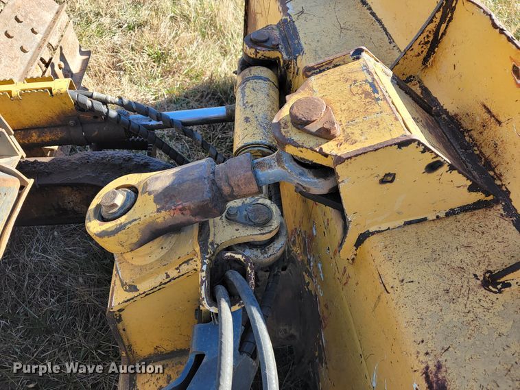 image for item JE9177 John Deere 550J  dozer