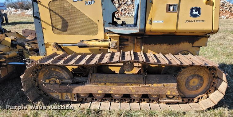 image for item JE9177 John Deere 550J  dozer