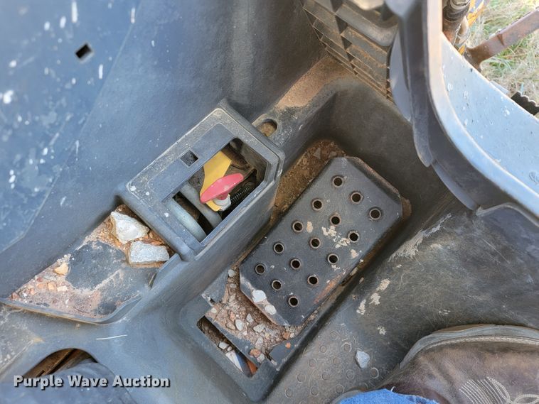 image for item JE9178 2012 John Deere 323D  tracked skid steer loader