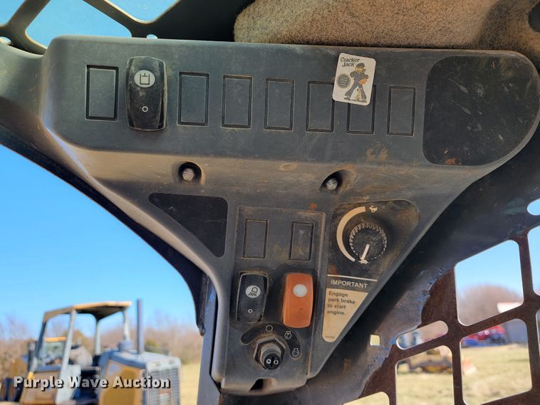 image for item JE9178 2012 John Deere 323D  tracked skid steer loader