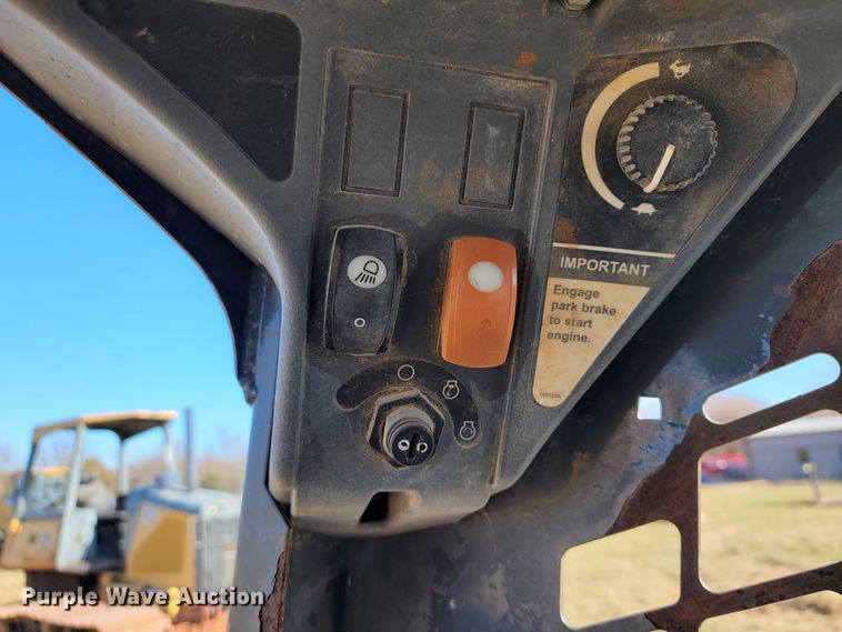 image for item JE9178 2012 John Deere 323D  tracked skid steer loader