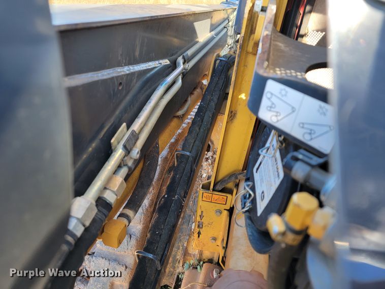 image for item JE9178 2012 John Deere 323D  tracked skid steer loader