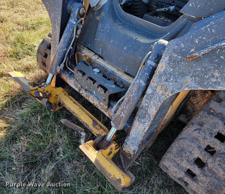 image for item JE9178 2012 John Deere 323D  tracked skid steer loader