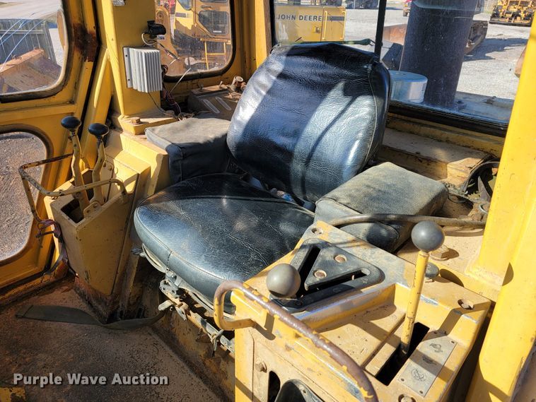 image for item JE9222 1983 Caterpillar 953  track loader