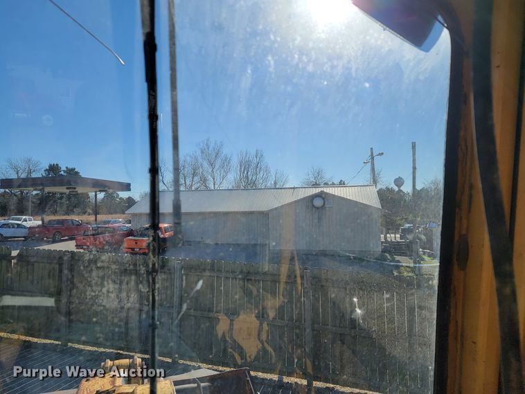 image for item JE9222 1983 Caterpillar 953  track loader