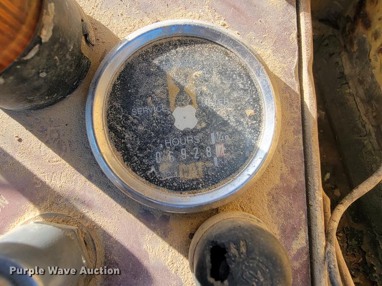 image for item JE9222 1983 Caterpillar 953  track loader