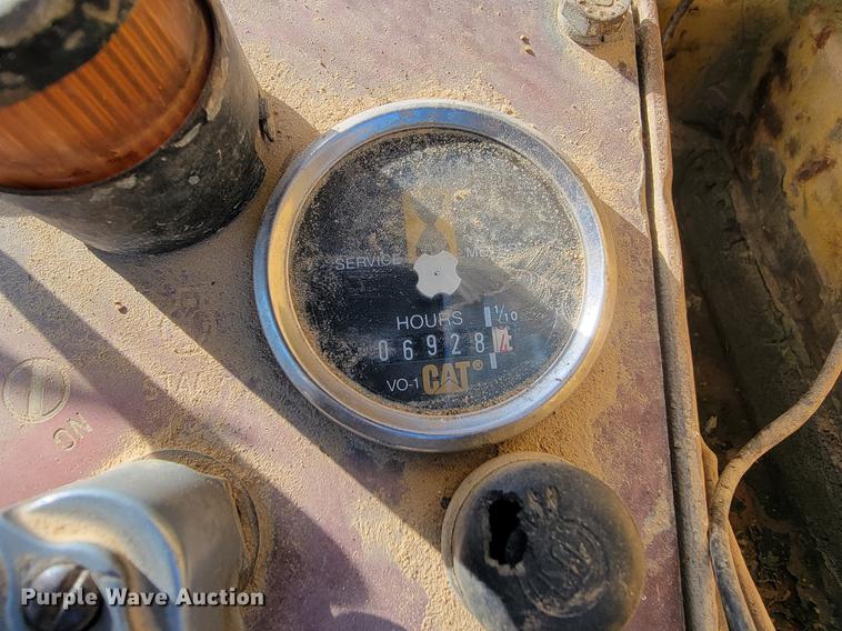 image for item JE9222 1983 Caterpillar 953  track loader