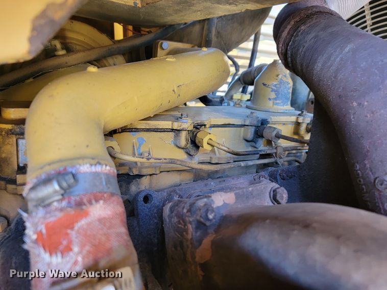 image for item JE9222 1983 Caterpillar 953  track loader