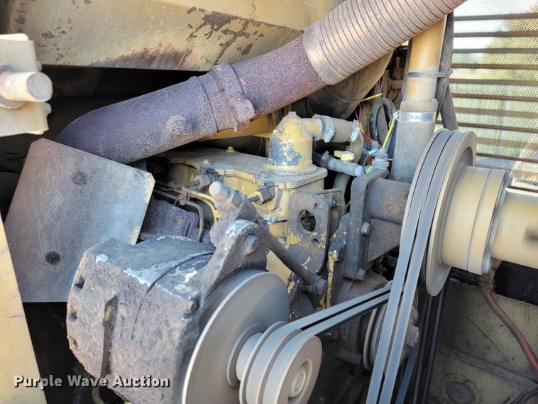 image for item JE9222 1983 Caterpillar 953  track loader