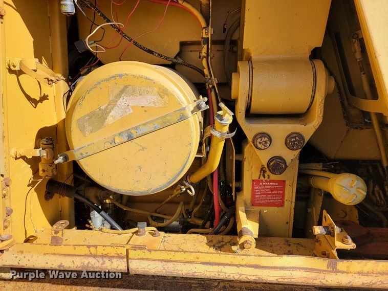 image for item JE9222 1983 Caterpillar 953  track loader