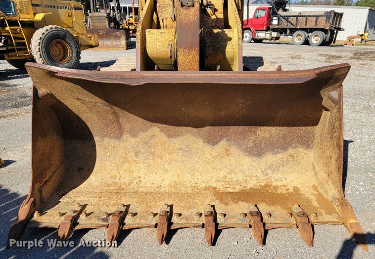 image for item JE9222 1983 Caterpillar 953  track loader
