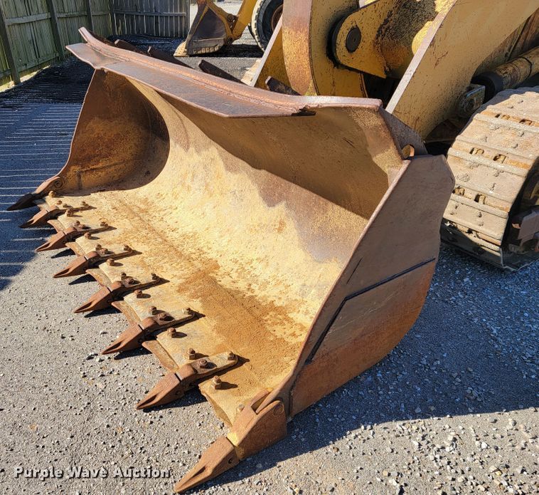 image for item JE9222 1983 Caterpillar 953  track loader