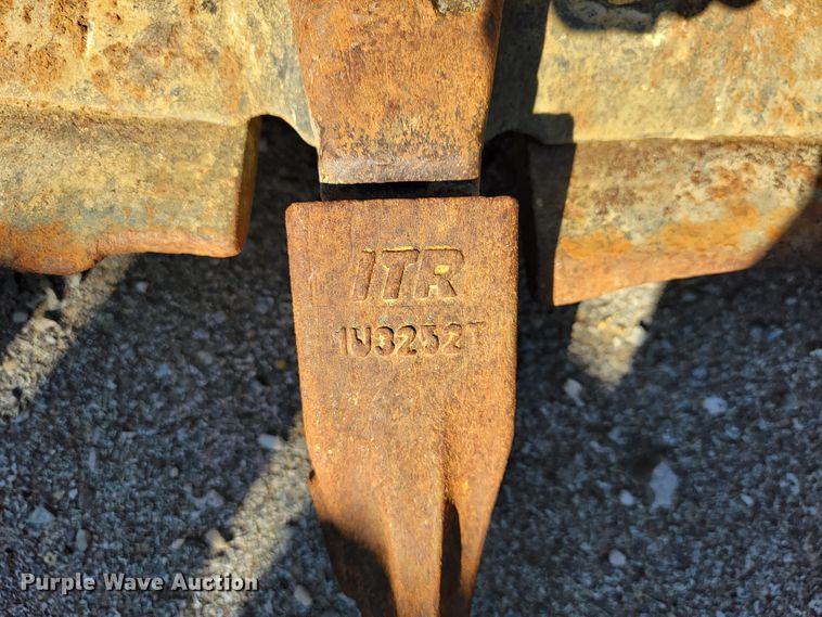 image for item JE9222 1983 Caterpillar 953  track loader