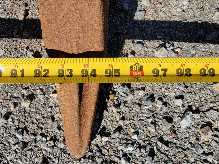 image for item JE9222 1983 Caterpillar 953  track loader