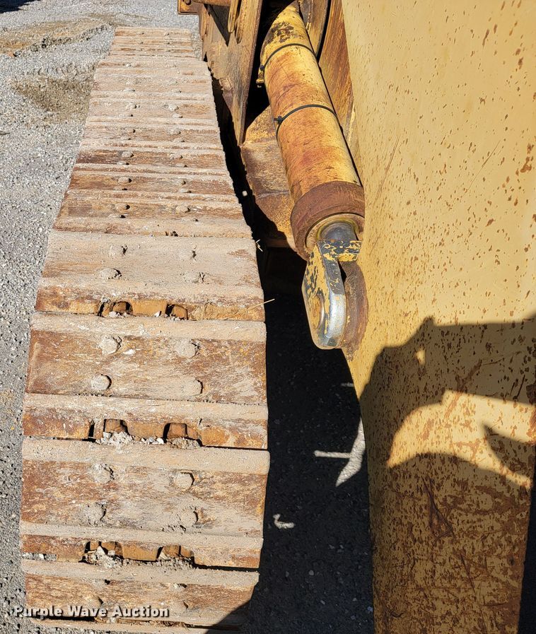 image for item JE9222 1983 Caterpillar 953  track loader