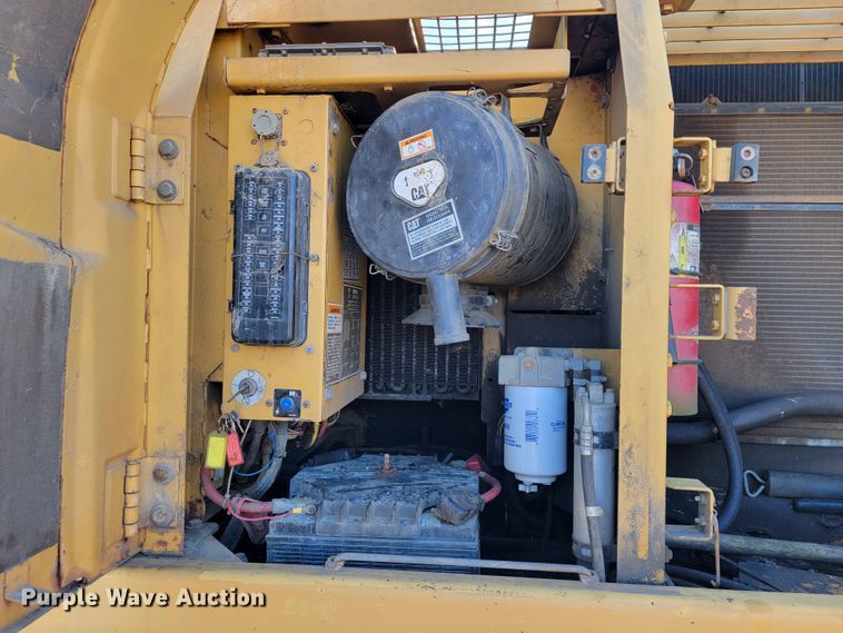 image for item JE9278 2001 Caterpillar 322CL  long reach excavator