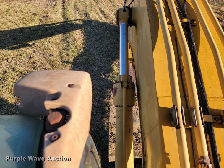 image for item JE9278 2001 Caterpillar 322CL  long reach excavator