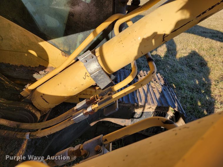 image for item JE9278 2001 Caterpillar 322CL  long reach excavator