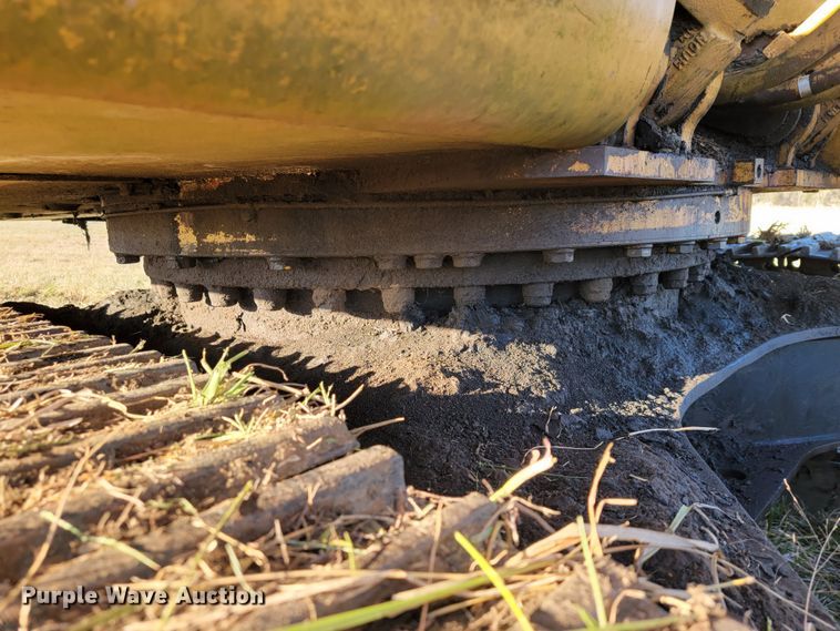 image for item JE9278 2001 Caterpillar 322CL  long reach excavator