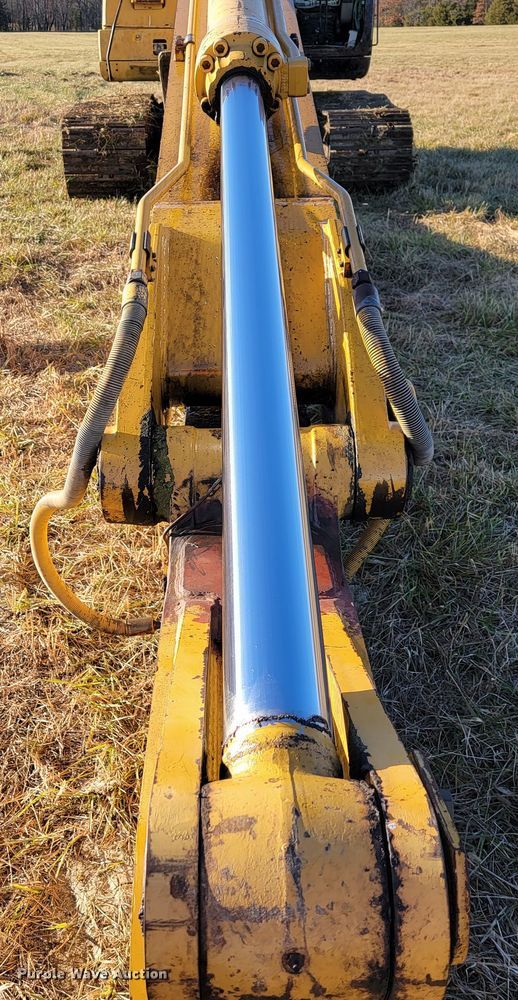 image for item JE9278 2001 Caterpillar 322CL  long reach excavator