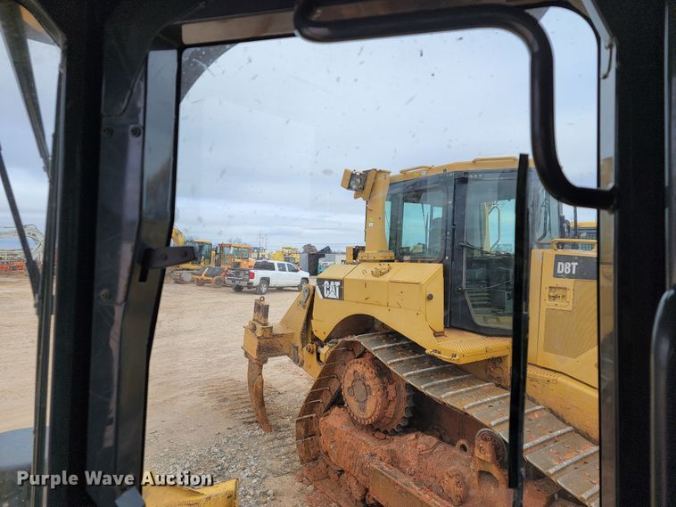 image for item JE9302 2011 Komatsu D51PX-22  dozer