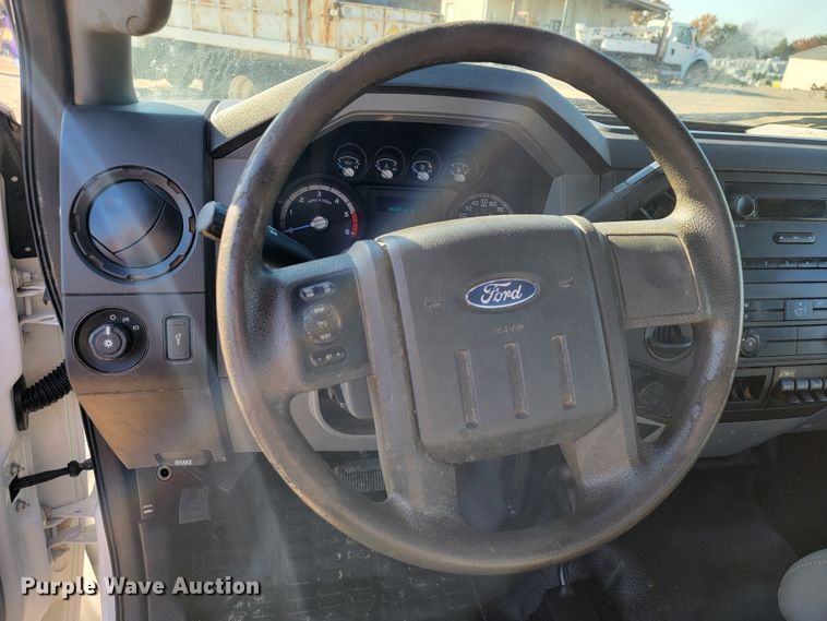 image for item JE9308 2011 Ford F450 Super Duty XL  flatbed truck