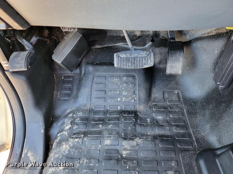 image for item JE9308 2011 Ford F450 Super Duty XL  flatbed truck