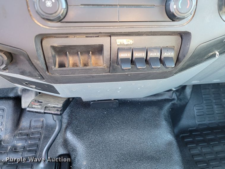 image for item JE9308 2011 Ford F450 Super Duty XL  flatbed truck