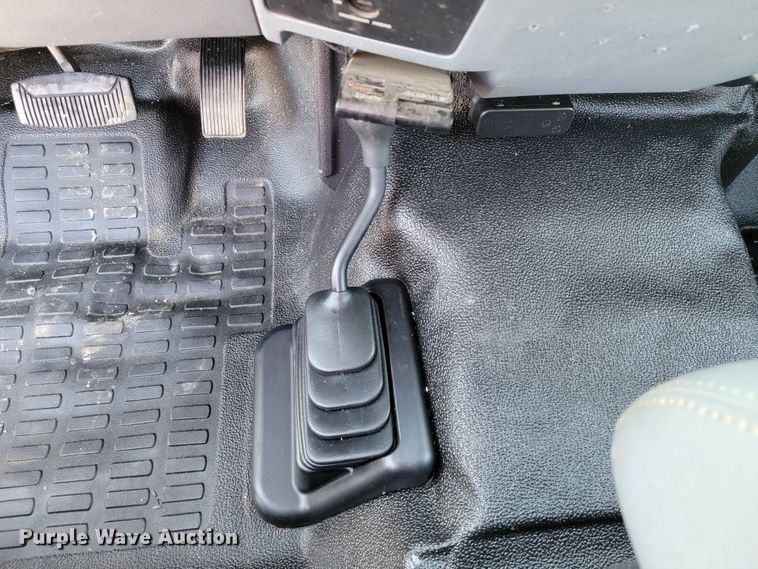 image for item JE9308 2011 Ford F450 Super Duty XL  flatbed truck