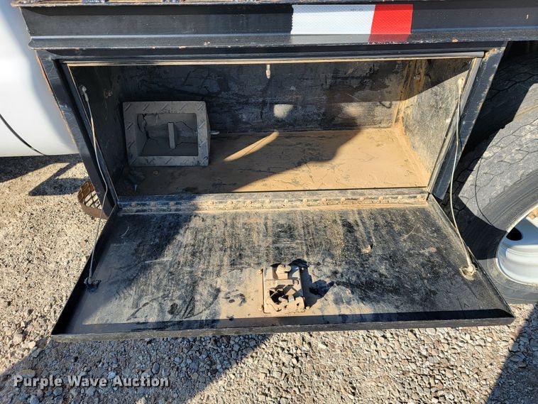 image for item JE9308 2011 Ford F450 Super Duty XL  flatbed truck