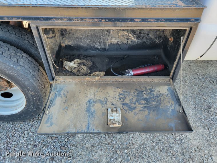 image for item JE9308 2011 Ford F450 Super Duty XL  flatbed truck