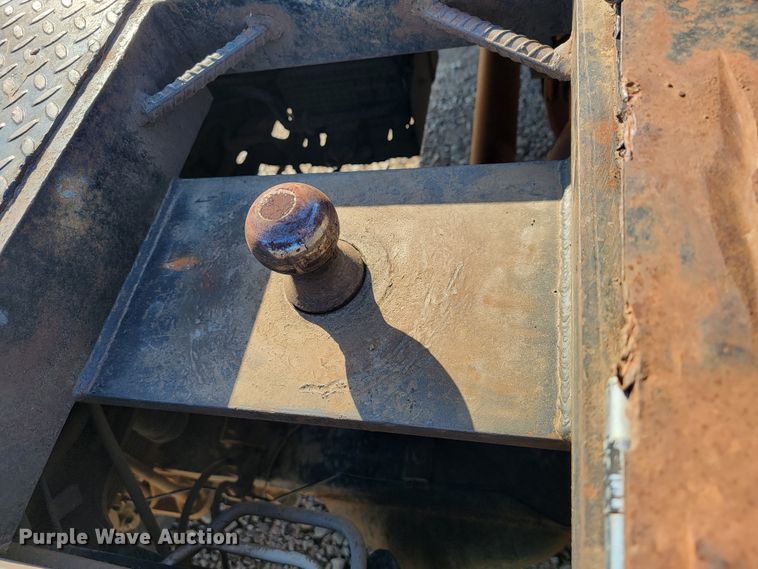 image for item JE9308 2011 Ford F450 Super Duty XL  flatbed truck