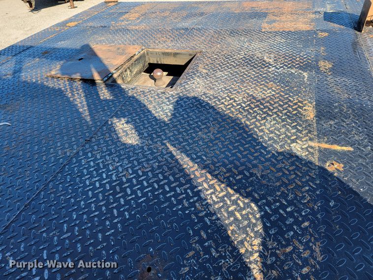 image for item JE9308 2011 Ford F450 Super Duty XL  flatbed truck