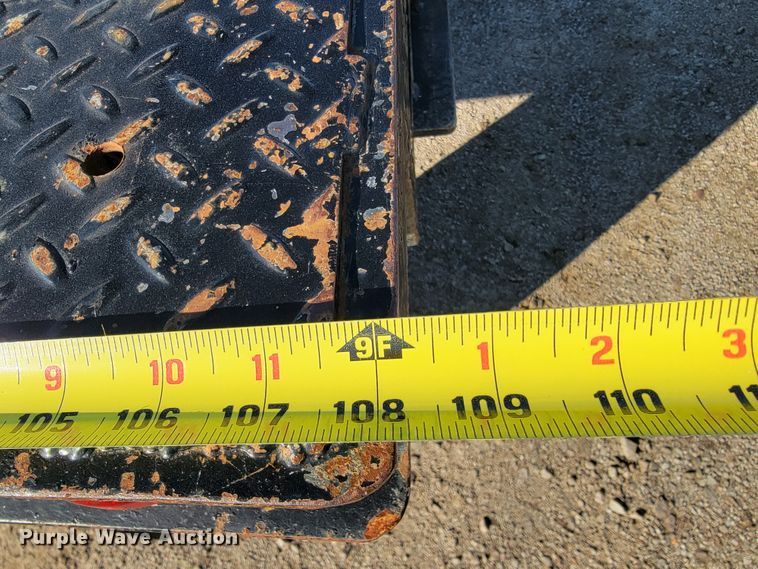 image for item JE9308 2011 Ford F450 Super Duty XL  flatbed truck