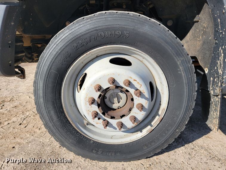 image for item JE9308 2011 Ford F450 Super Duty XL  flatbed truck