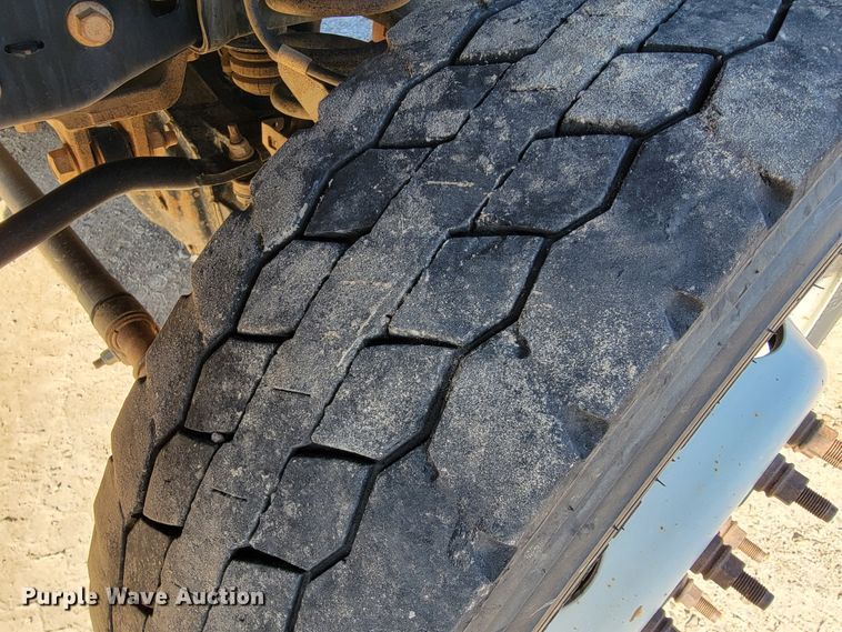 image for item JE9308 2011 Ford F450 Super Duty XL  flatbed truck