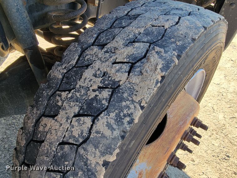 image for item JE9308 2011 Ford F450 Super Duty XL  flatbed truck