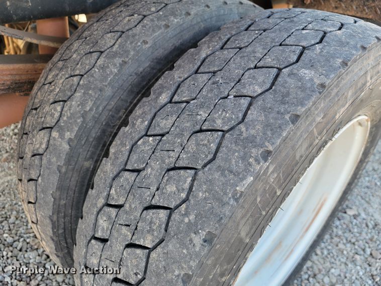 image for item JE9308 2011 Ford F450 Super Duty XL  flatbed truck