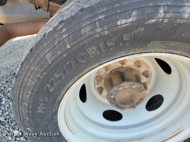 image for item JE9308 2011 Ford F450 Super Duty XL  flatbed truck