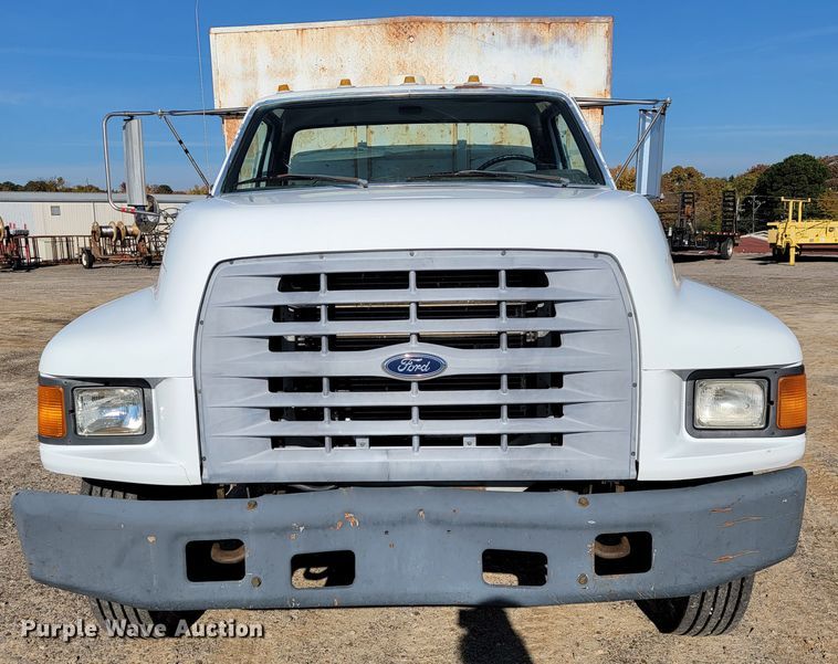 image for item JE9309 1999 Ford F800  dump truck
